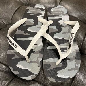 Men’s Havaianas Flip Flop Sandals Black, White and Gray Camo Size 13